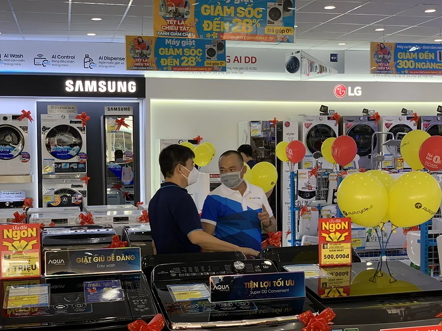 Nhiều doanh nghiệp đánh giá xu hướng phát triển kinh tế sẽ tốt lên trong quý IV-2023. Ảnh: P.MINH P11_hinhBOX.jpg