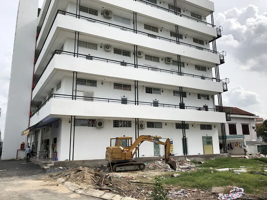 Một chung cư mini ở TP Thủ Đức, TP.HCM vi phạm về xây dựng bị xử lý. Ảnh: CTV Chung cư mini