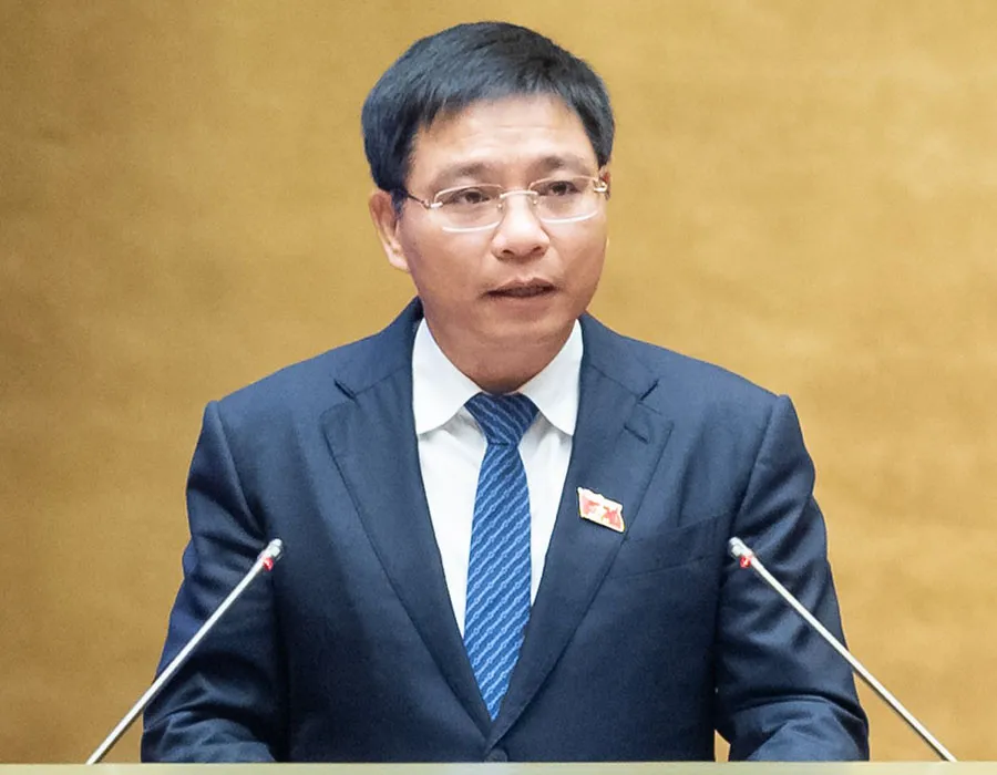 Bộ trưởng Bộ GTVT Nguyễn Văn Thắng báo cáo tại phiên họp. Ảnh: QH p5-nguyen-van-thang.jpg