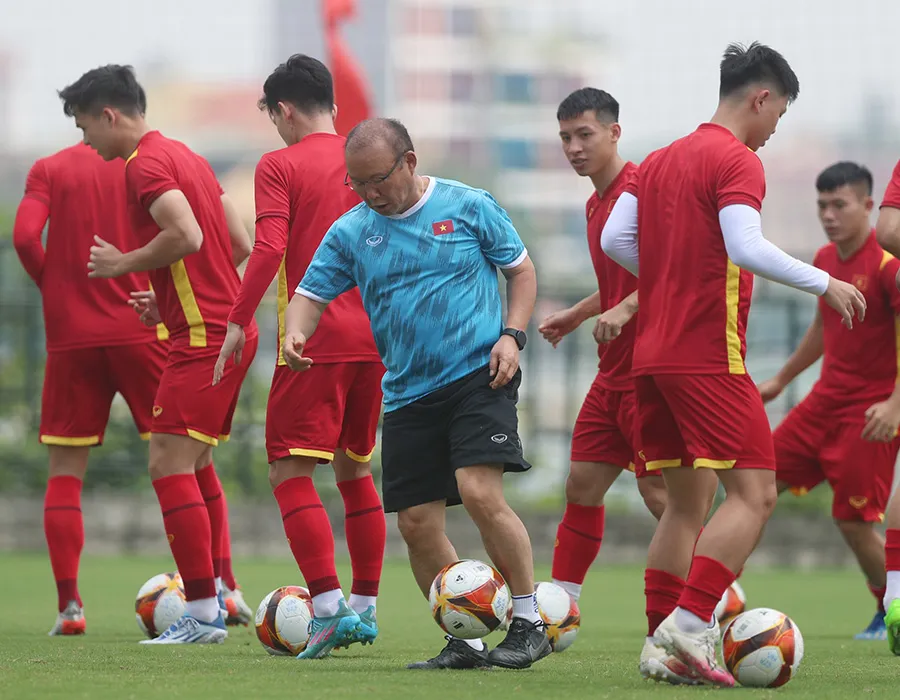 1_14_BAICHINH_Park Hang-seo tatdai_den_Singapore_03_DEC_2023_1000.jpg