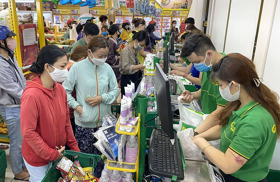 Quy định về hóa đơn cho hoạt động chiết khấu thương mại, khuyến mãi có thể gây khó khăn cho các nhà kinh doanh. Ảnh: HOÀNG GIANG p11-thay anh.jpg