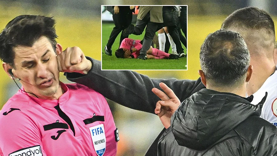 Tiếp sau những cú đấm rất mạnh vào mặt trọng tài Meler (ảnh lớn), khi trọng tài này gục ngã là hàng loạt cú đá vào mặt và đầu (ảnh nhỏ).