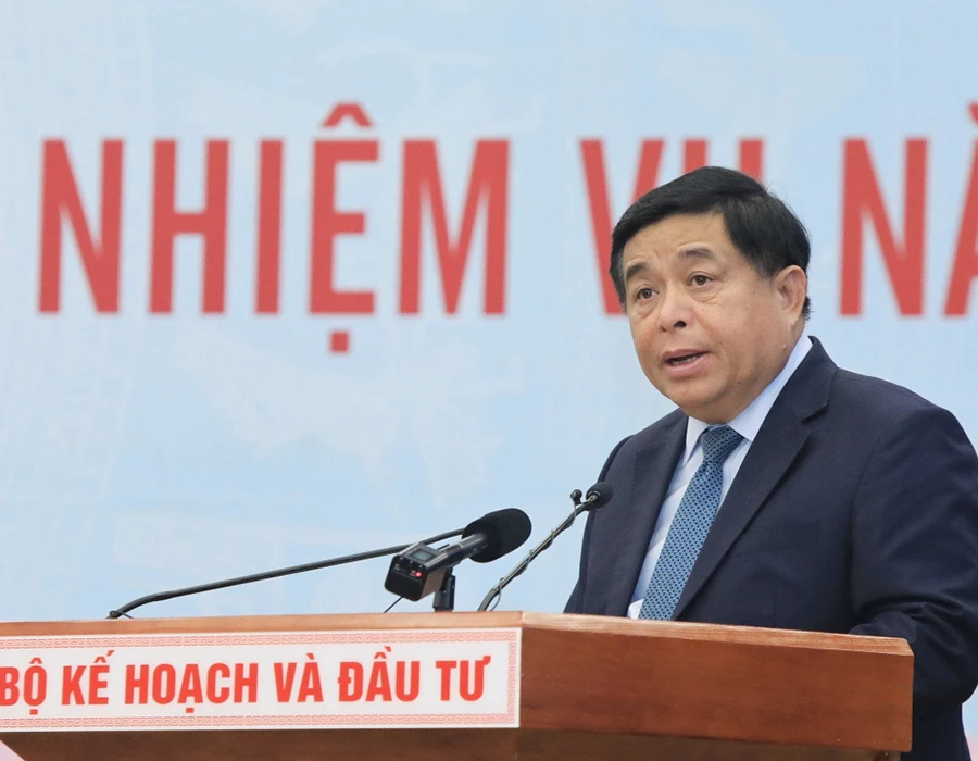 Bộ trưởng Bộ KH&ĐT Nguyễn Chí Dũng đánh giá năm 2024 là năm bứt phá nhưng sẽ có nhiều khó khăn. Ảnh: MPI Hình_phụ-P3_Chính_minhtruc_minhanh_2h.jpg