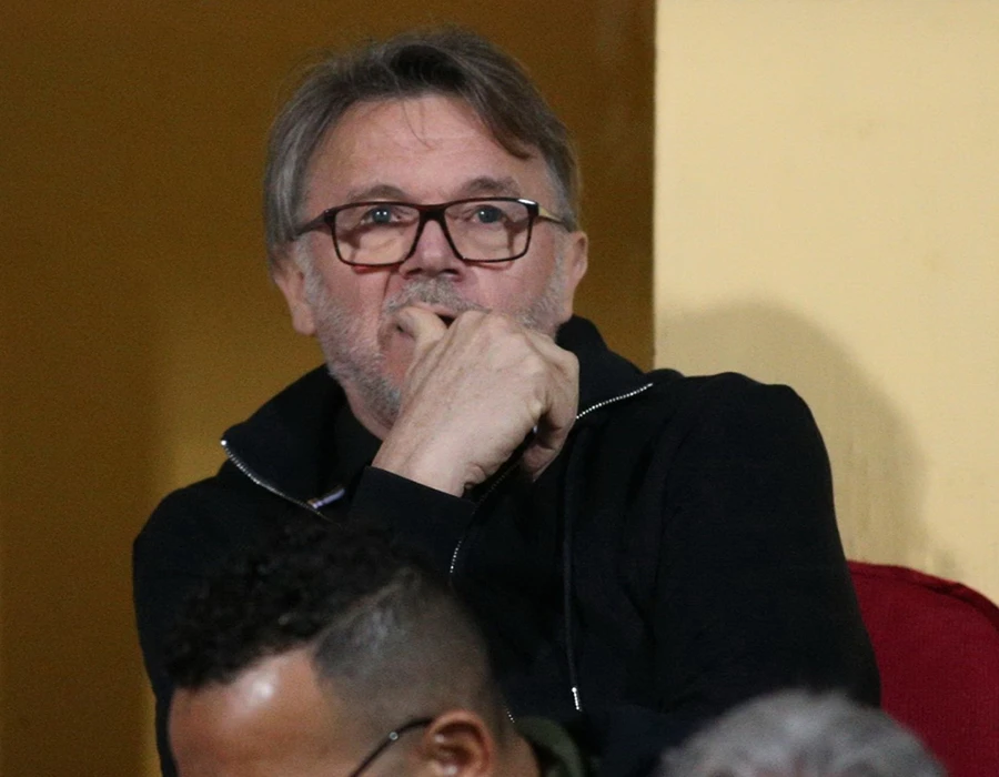 HLV Troussier theo dõi các cầu thủ để tính toán cho hai trận quan trọng gặp Indonesia