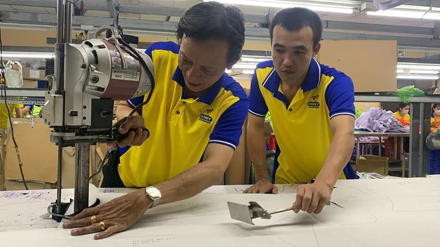 Nhiều doanh nghiệp vẫn gặp rào cản về quy trình, thủ tục khi vay vốn, thậm chí bị áp đặt những điều kiện tín dụng bất lợi với thủ tục vay vốn phức tạp, phiền hà. Ảnh: THÙY LINH H1.jpg