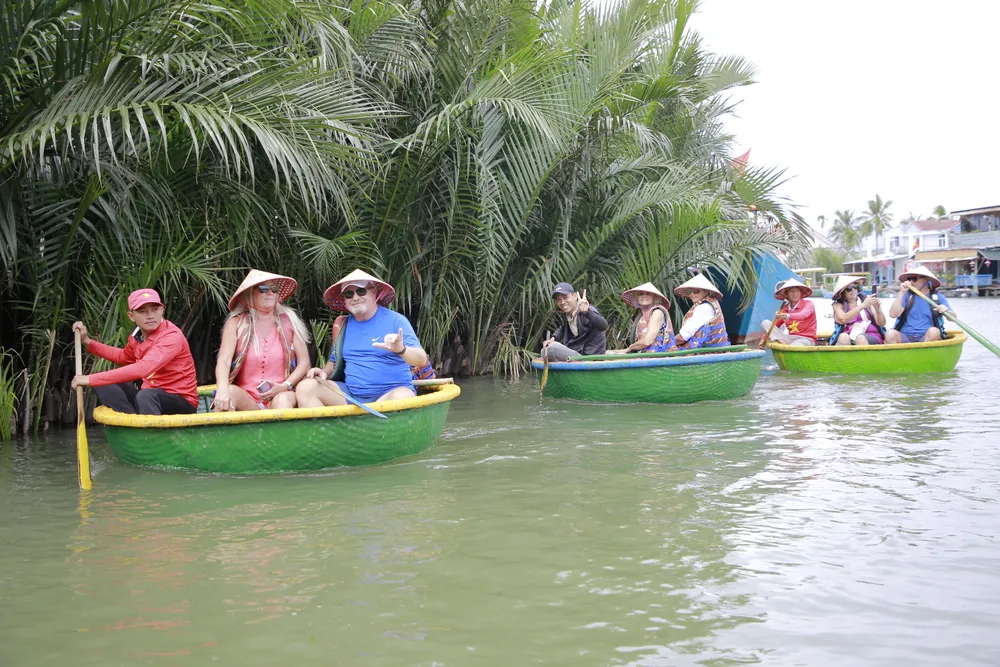 Thị thực chung sáu nước sẽ thu hút khách quốc tế đến Việt Nam nhiều hơn. Ảnh: THANH NHẬT 21-p23-chuyende-hinhbaichinh-viethoa.jpg