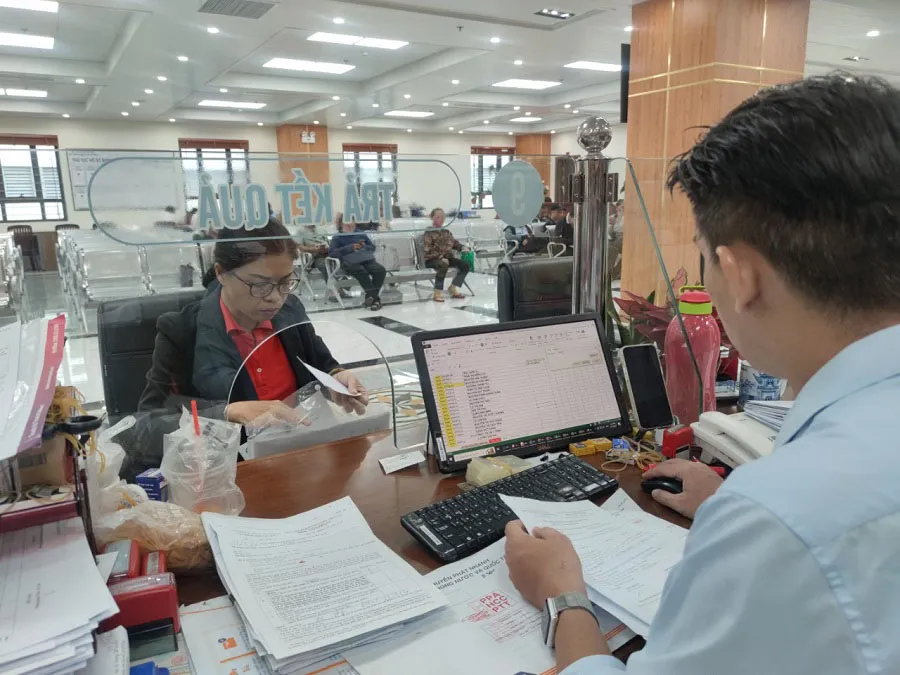 Khi mức lương cơ sở tăng, mức đóng BHYT và BHXH tự nguyện sẽ có sự thay đổi tăng theo. Ảnh: NH tang-luong-co-so-16-7.jpg