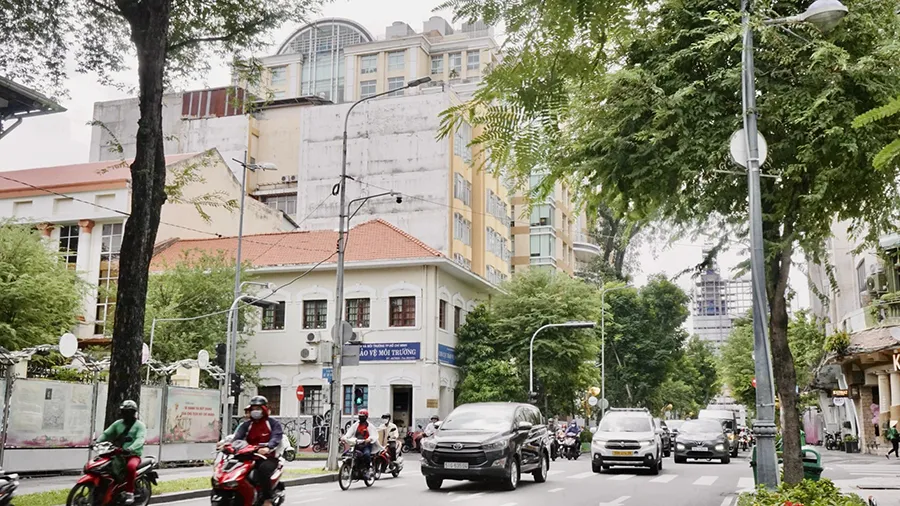 Đường Đồng Khởi, quận 1 là một trong những tuyến đường đắt đỏ nhất tại trung tâm TP.HCM. Ảnh chụp vào chiều ngày 29-7. Ảnh: PHƯỚC HUỆ Bảng giá đất mới tại TP.HCM
