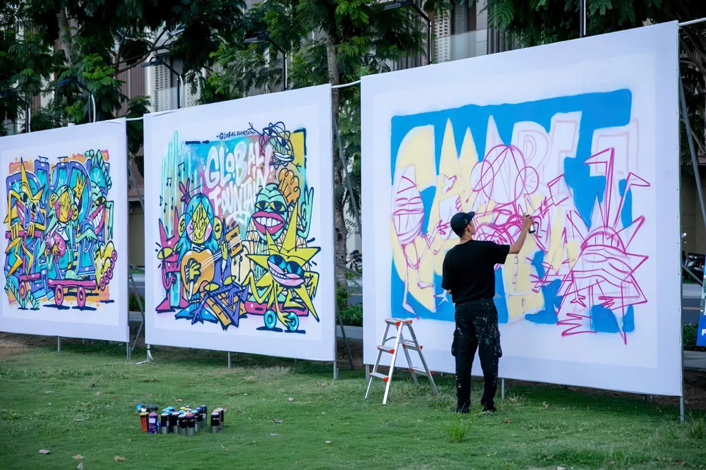 Các tác phẩm graffiti của CRESK tại khu Community Art, Global Fountain, The Global City (TP Thủ Đức). Ảnh: NVCC z5935642537790_d2baa3d782663fa81f53b79e8b08d108.jpg