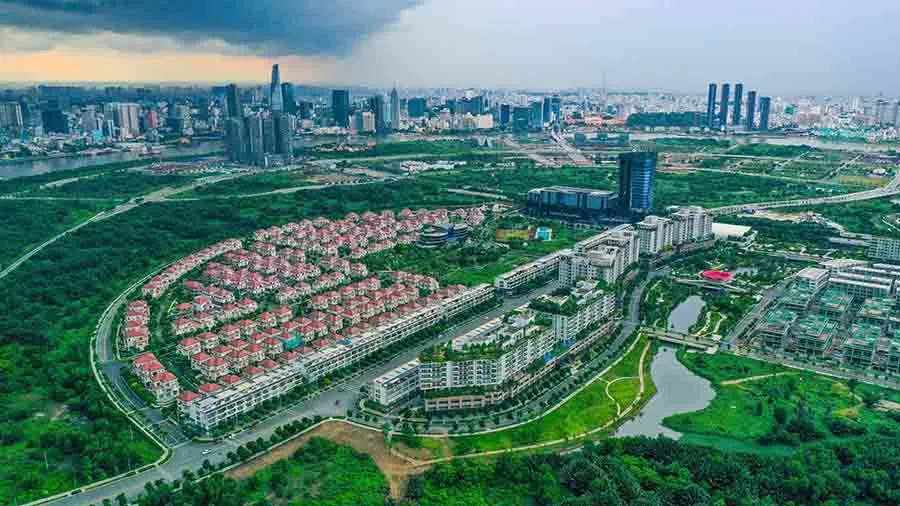 Khu đô thị Sala, TP Thủ Đức được thiết kế với nhiều mảng xanh rộng lớn. Ảnh: HOÀNG GIANG P89-loatbai 50 nam nha o - hinh phu 1.jpg