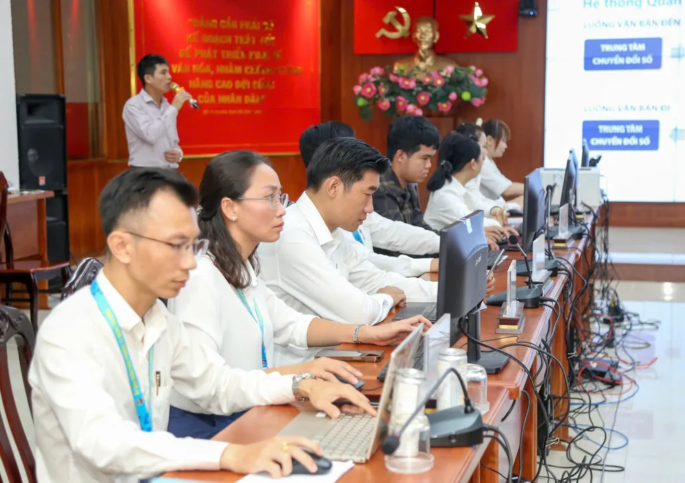 Hôm nay, 102 phường, xã ở TP.HCM đồng loạt vận hành thử mô hình mới