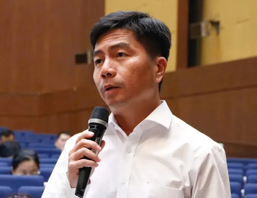 Võ Hoàng Ngân 2.jpg