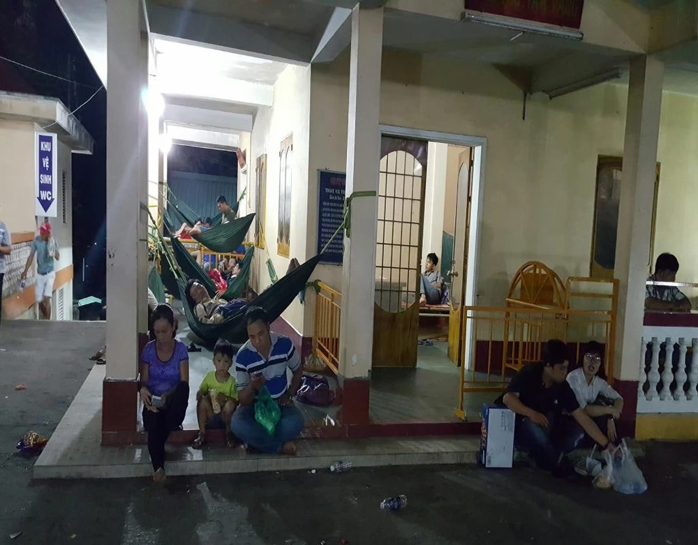 hành hương lên núi bà đen