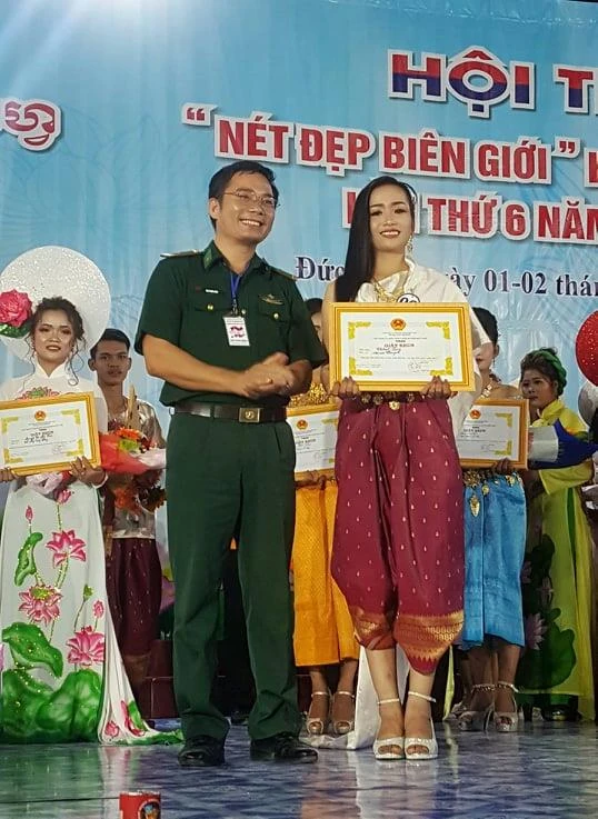 Hoa khôi biên giới Việt - Cam: Cô gái Campuchia ngọt ngào ảnh 5