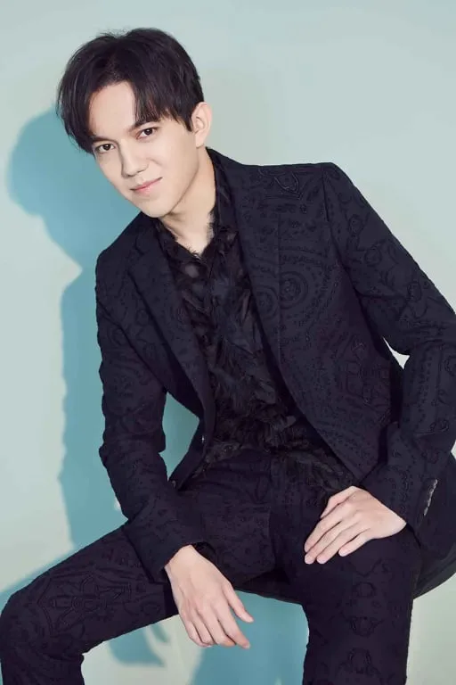 Chàng hoàng tử có giọng hát của 'người ngoài hành tinh' ảnh 1