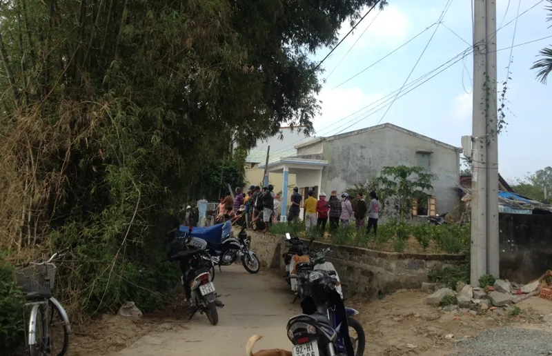 Người đàn ông trên người đầy lửa, la hét chạy ra đường ảnh 1 Người đàn ông trên người đầy lửa, la hét chạy ra đường ảnh 1