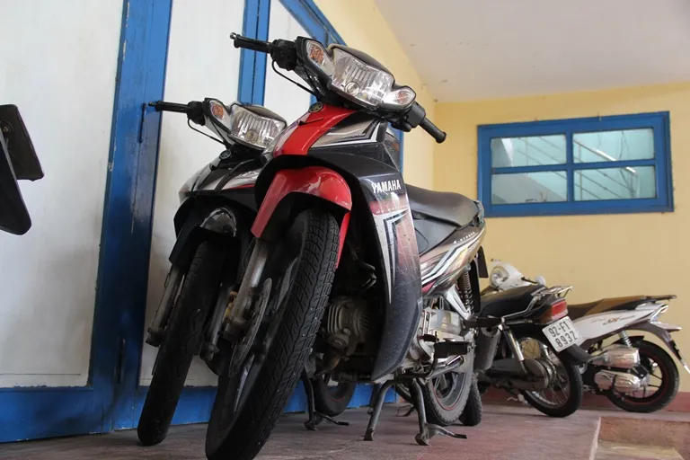 Quảng Nam: Hối hả dọn lũ từ tờ mờ sáng ảnh 12 Quảng Nam: Hối hả dọn lũ từ tờ mờ sáng ảnh 12