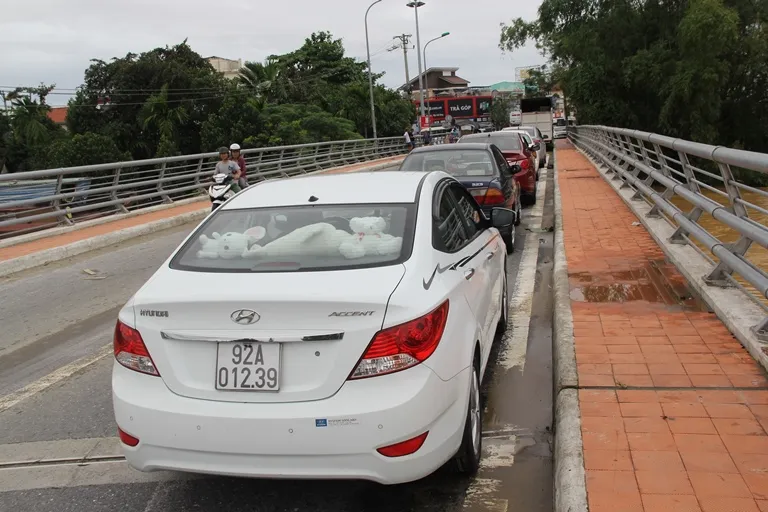 Quảng Nam: Hối hả dọn lũ từ tờ mờ sáng ảnh 13 Quảng Nam: Hối hả dọn lũ từ tờ mờ sáng ảnh 13