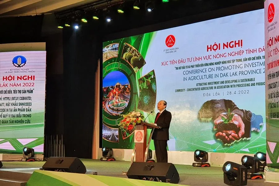 Chủ tịch UBND tỉnh Đắk Lắk phát biểu tại hội nghị xúc tiến đầu tư. Ảnh QN Chủ tịch UBND tỉnh Đắk Lắk phát biểu tại hội nghị xúc tiến đầu tư. Ảnh QN