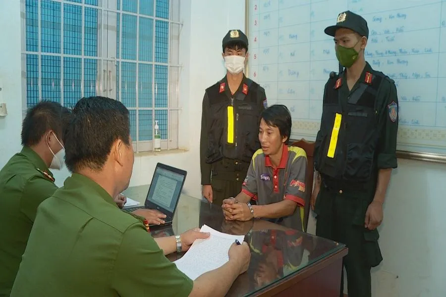 Nguyên tại cơ quan điều tra. Ảnh AĐ Nguyên tại cơ quan điều tra. Ảnh AĐ