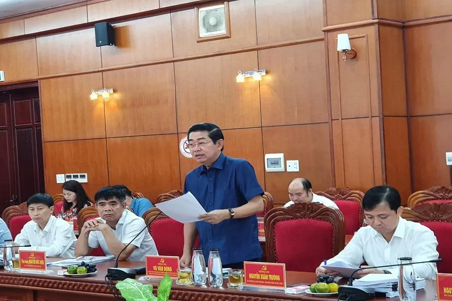 Ban Chỉ đạo Trung ương về phòng, chống tham nhũng, tiêu cực làm việc với Ban Thường vụ Tỉnh ủy Đắk Lắk. Ảnh QN