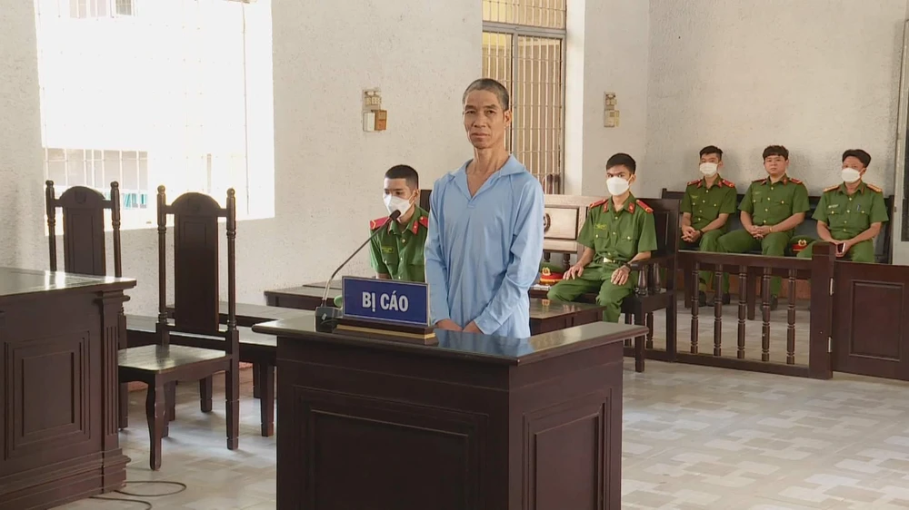 Bị cáo Nguyên tại tòa. Ảnh: AĐ Bị cáo Nguyên tại tòa. Ảnh: AĐ