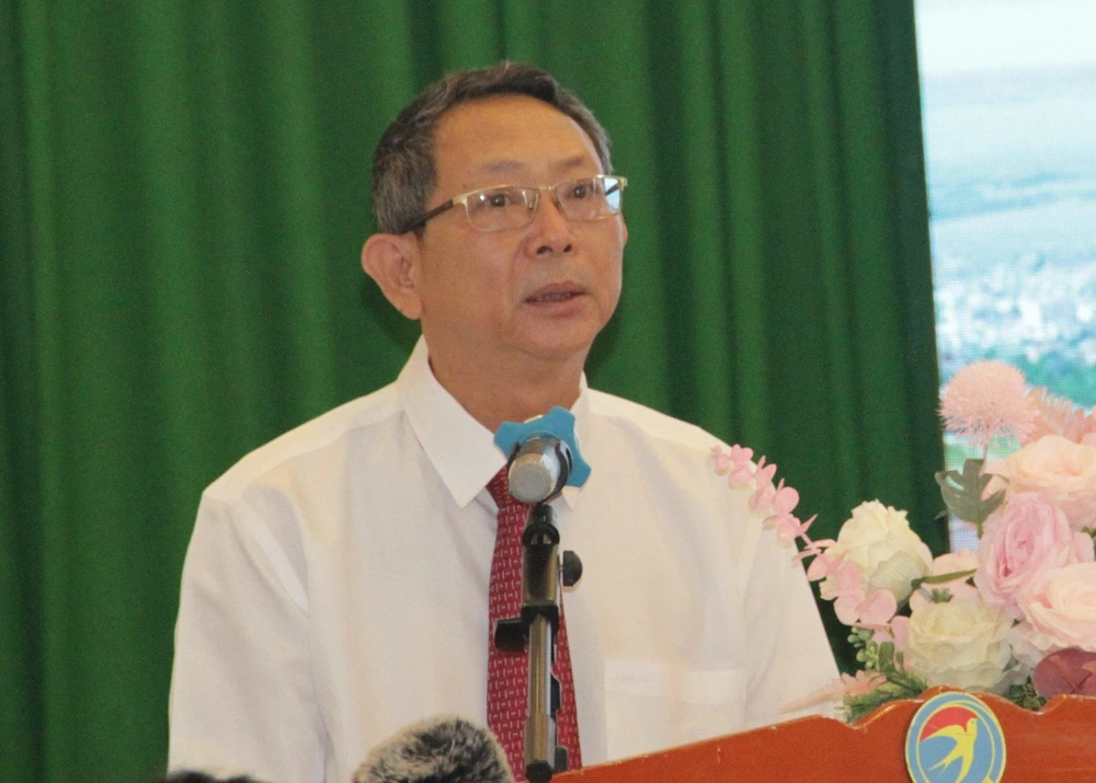 Ông Trần Văn Thanh, Giám đốc Sở Du lịch Bình Định thông tin tại họp báo. Ảnh QN