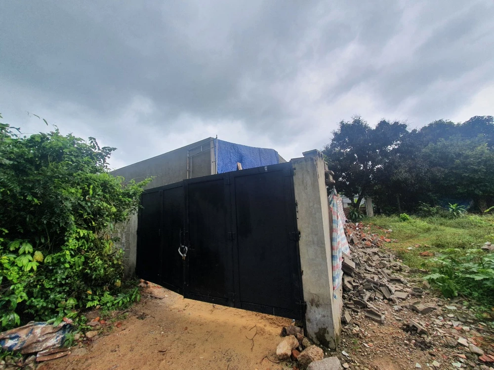 Việc cưỡng chế công trình xây dựng trái phép ở thung lũng Quy Hoà vẫn chưa hoàn tất. (Ảnh chụp ngày 20-2). Việc cưỡng chế công trình xây dựng trái phép ở thung lũng Quy Hoà vẫn chưa hoàn tất. (Ảnh chụp ngày 20-2).