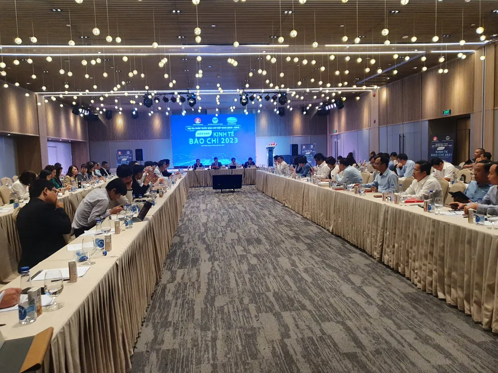 Diễn đàn kinh tế báo chí 2023 với sự tham dự của hơn 100 đại biểu. Ảnh QN