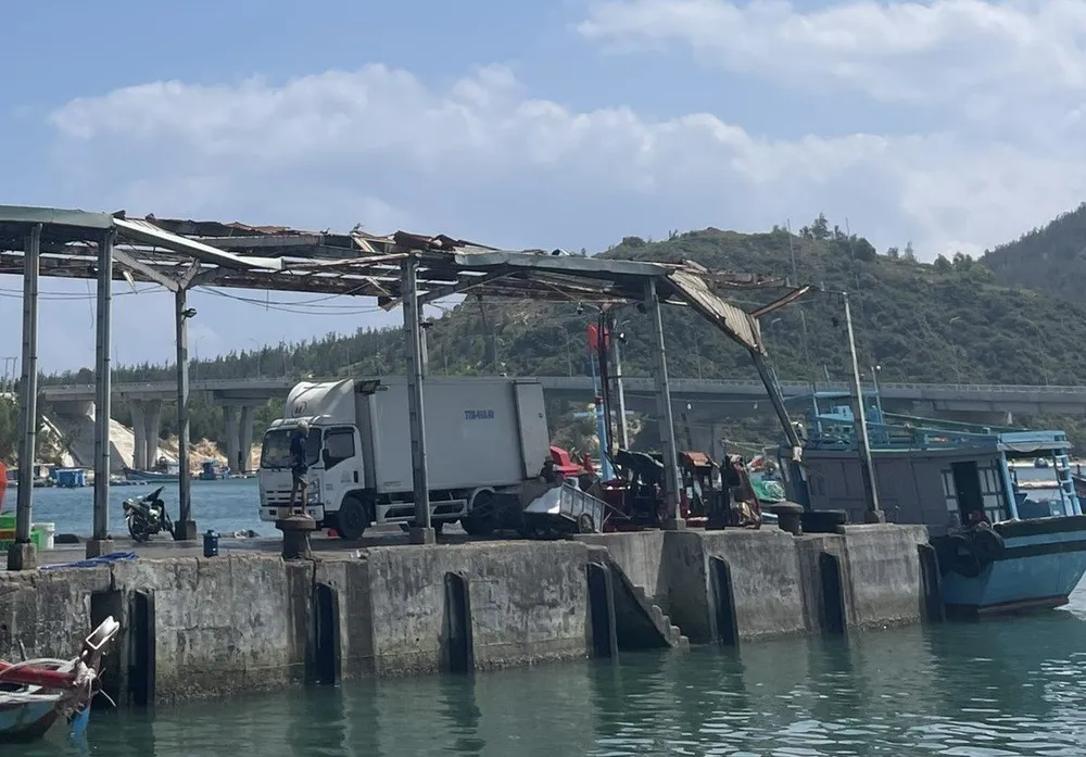 Nhiều hạng mục đã hư hỏng, xuống cấp. Ảnh: NQ