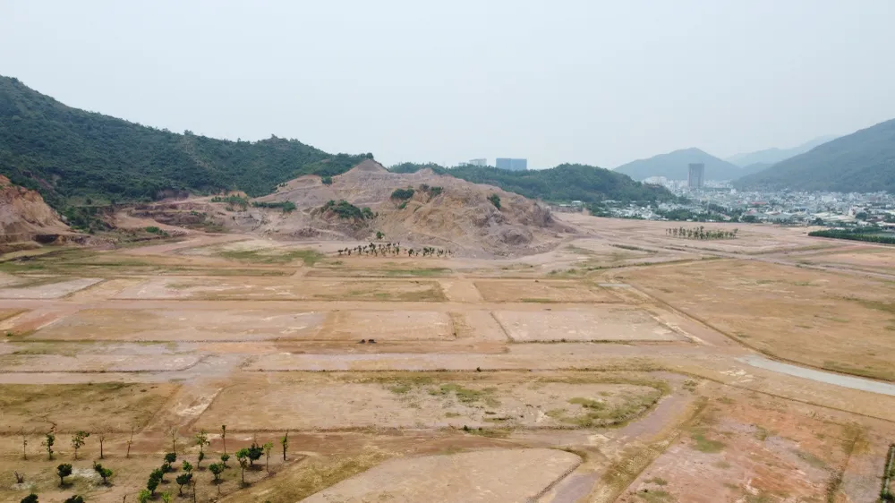 Tháng 2-2023, Ban Quản lý dự án dân dụng và công nghiệp tỉnh Bình Định (BQL) có tờ trình đề nghị UBND tỉnh này cho chủ trương chấm dứt hợp đồng hai dự án BT. Lý do nhà đầu tư có vi phạm hợp đồng và thời gian hiệu lực hợp đồng BT đã kết thúc. Ảnh QN