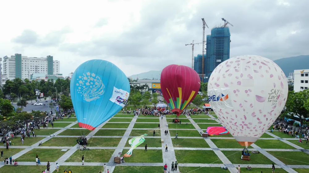 Trong thời gian qua, Bình Định có hàng loạt các hoạt động để thu hút du khách. Ảnh QN