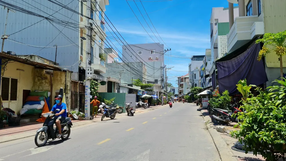 Ông Ngô Hoàng Nam bị kỷ luật do liên quan đến dự án đường Hoàng Văn Thụ gây thất thoát ngân sách 4,7 tỉ đồng. Ảnh: TV Ông Ngô Hoàng Nam bị kỷ luật do liên quan đến dự án đường Hoàng Văn Thụ gây thất thoát ngân sách 4,7 tỉ đồng. Ảnh: TV