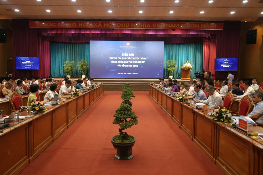 Diễn đàn vai trò của báo chí - truyền thông trong quảng bá thu hút đầu tư vào Bình Định. Ảnh: QN