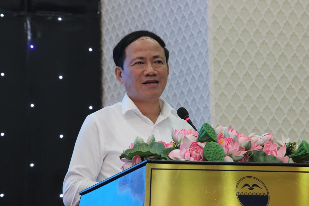 Ông Phạm Anh Tuấn, Chủ tịch UBND tỉnh Bình Định nêu một số giải pháp nhằm nâng cao hiệu quả quản lý vận tải. Ảnh QN