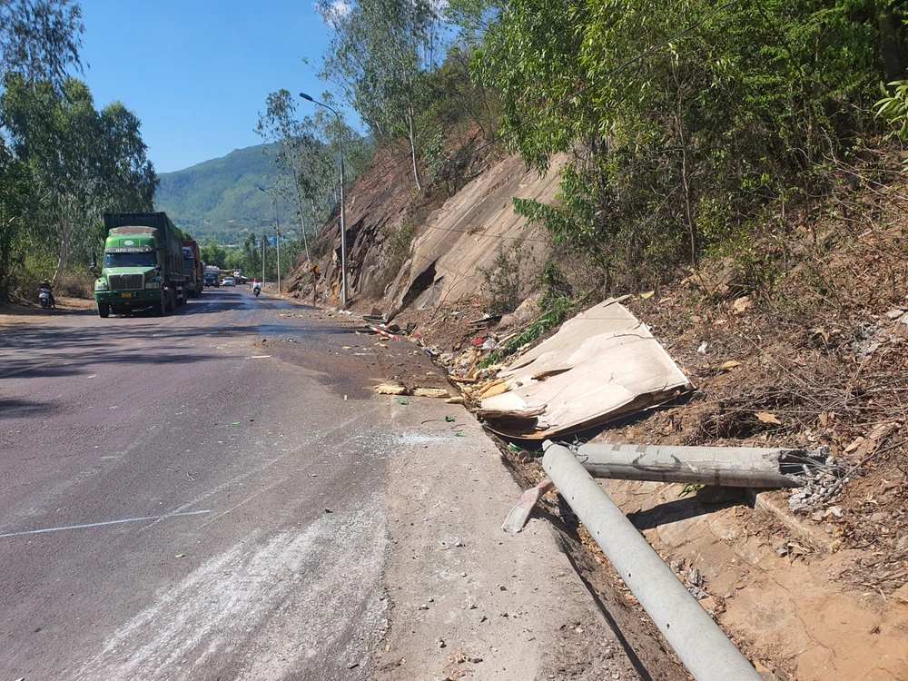 Nguyên nhân vụ tai nạn vẫn đang được cơ quan chức năng điều tra. Ảnh TQ