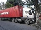 2 vụ container tông trụ điện ở quận 12 trong ngày