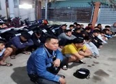 Sau khi nhóm thanh niên đua xe thì phát hiện 1 người chết ảnh 3 Vây bắt hàng trăm người tụ tập đua xe trên quốc lộ 1