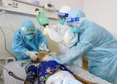 Hành trình giành lại sự sống ở 'lằn ranh sinh tử' cho bệnh nhân COVID-19 