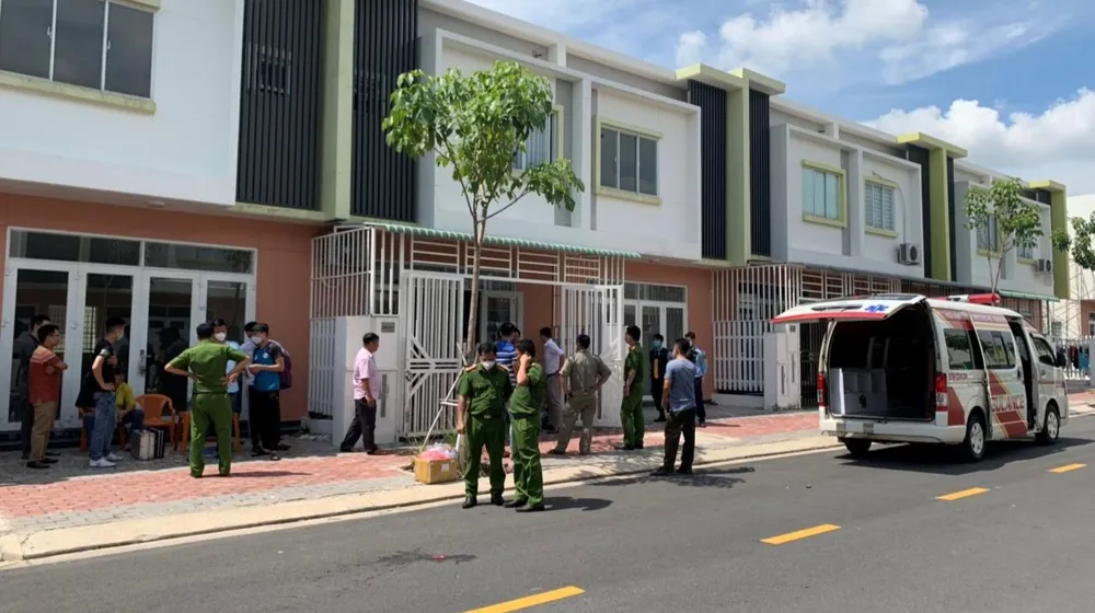 Ngôi nhà hai vợ chồng bị đâm thương vong. Ảnh: LA