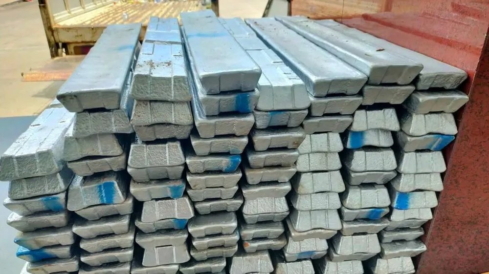 Số nhôm nguyên liệu được bán ra bên ngoài mà cơ quan công an thu giữ. Ảnh: CACC