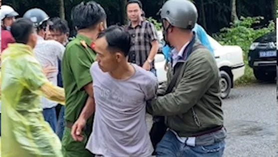 Thời điểm Như quay lại hiện trường và bị công an bắt giữ. Ảnh: TT