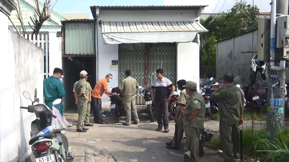 Căn nhà được cải tạo thành phòng bay để các thanh niên sử dụng ma túy. Ảnh: LA