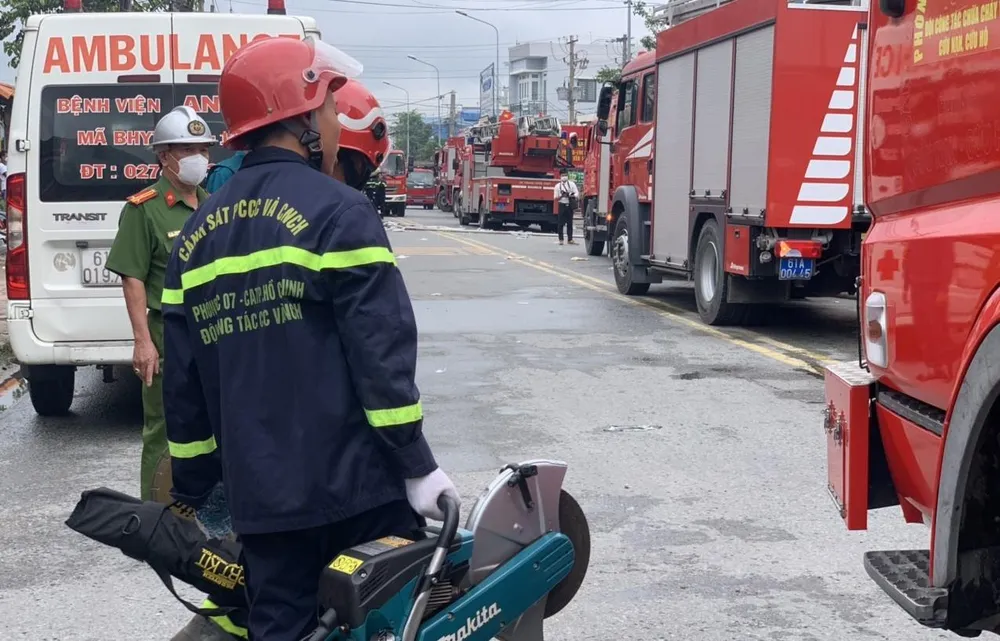 Các dụng cụ để phá tường, cắt sắt được trang bị đây đủ.