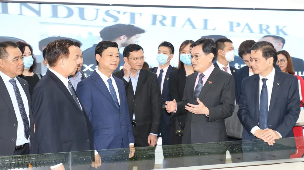 Ông Heng Swee Keat ghi nhận và đánh giá cao mô hình kinh tế VSIP. Ảnh: PHƯƠNG CHI Ông Heng Swee Keat ghi nhận và đánh giá cao mô hình kinh tế VSIP. Ảnh: PHƯƠNG CHI