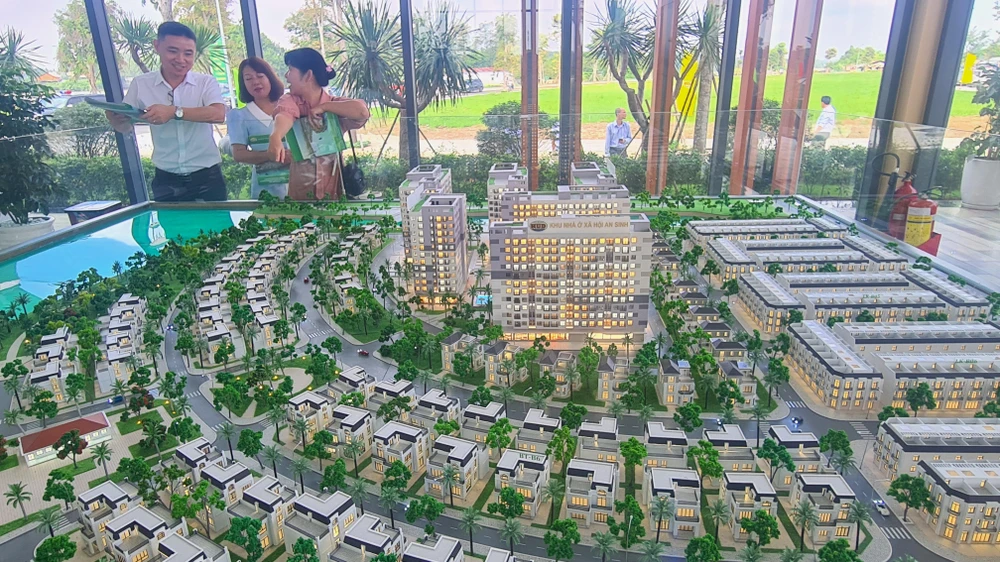 Dự án NƠXH nằm ở khu vực trung tâm trong tổng thể toàn bộ dự án dân cư, được thiết kế hài hòa, hiện đại. Ảnh: LÊ ÁNH