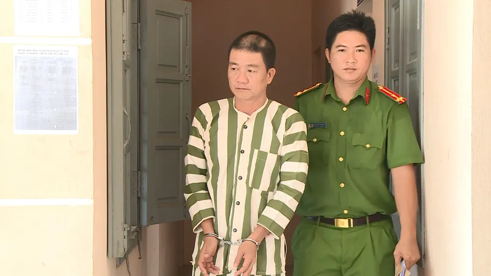 Mặc dù rất cảnh giác nhưng Thanh vẫn bị lực lượng công an tóm gọn. Ảnh: CACC Mặc dù rất cảnh giác nhưng Thanh vẫn bị lực lượng công an tóm gọn. Ảnh: CACC