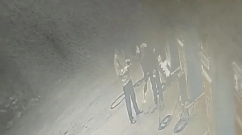 Vào ngày 1-10, ông T đi bộ đến một cây xăng gần nhà để mua một can xăng. Ảnh: CACC