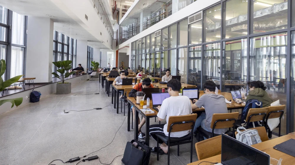 Môi trường giáo dục thông minh, bền vững và tiên phong trong môi trường giáo dục. Ảnh: ĐHVĐ Môi trường giáo dục thông minh, bền vững và tiên phong trong môi trường giáo dục. Ảnh: ĐHVĐ