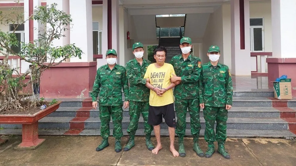 Thanh bị bắt khi đang lẩn trốn tại Campuchia. Ảnh: BĐBP Thanh bị bắt khi đang lẩn trốn tại Campuchia. Ảnh: BĐBP